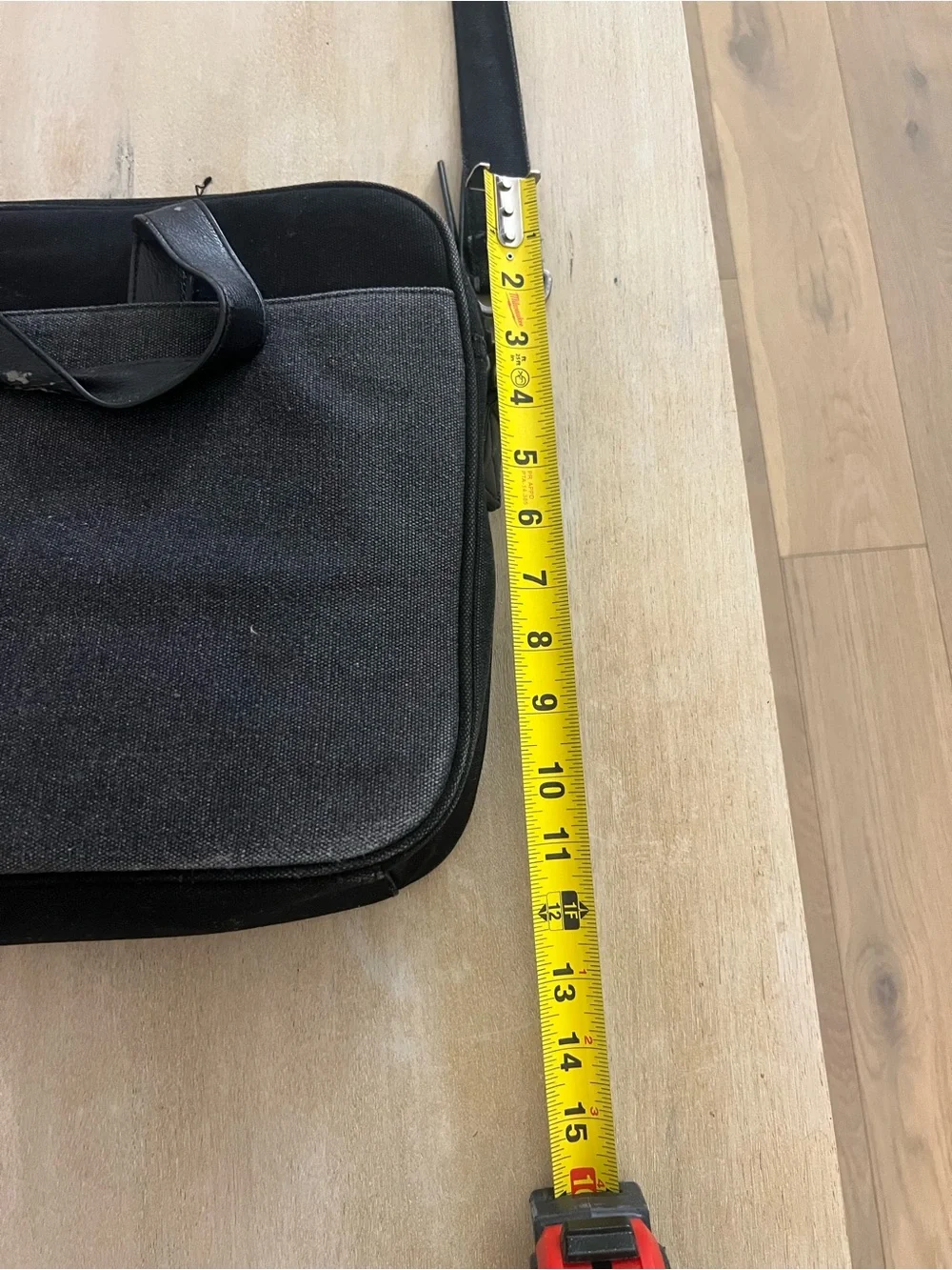 Pre-Owned Banana Republic One Size Laptop Messenger Bag
